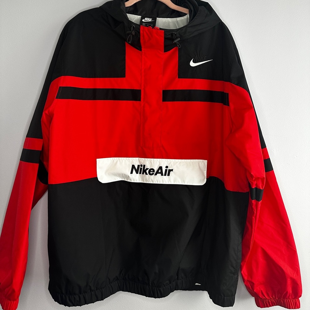 NIKE Windbreaker Quarter-Zip